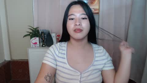 cutie_asianwoman online show from 27, 1, 2025