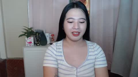 cutie_asianwoman online show from 28, 1, 2025