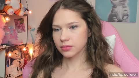 Rori  Instagram cutierori  online show from 6, 2, 2025