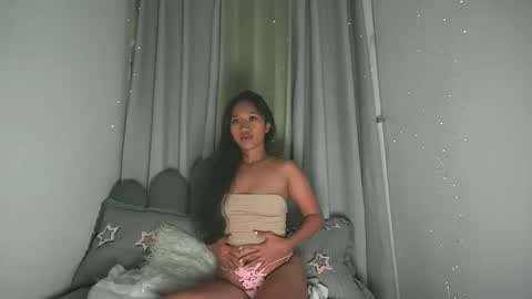 Snapshot of cuttiemorexn chatting on 28, 11, 2025 cuttiemorexn online show from 28, 11, 2025