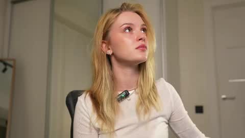 EMILY online show from 8, 9, 2025