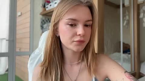Im Emi streaming with my friend Reyna today online show from 30, 4, 2026