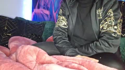 Cyndee Winter online show from 3, 2, 2025