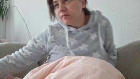 Cyndee Winter online show from 4, 10, 2025