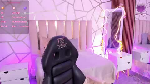 cyrus_tay online show from 23, 4, 2026
