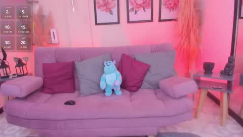 Snapshot of daaniela_moon chatting on 12, 11, 2025 Daniela online show from 12, 11, 2025