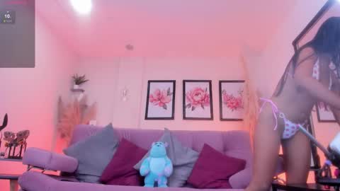 Snapshot of daaniela_moon chatting on 18, 12, 2025 Daniela online show from 18, 12, 2025