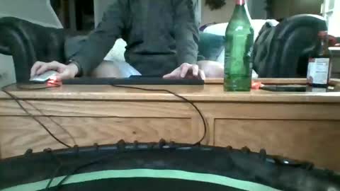 Snapshot of dadddyslilslxtxx chatting on 14, 11, 2025 cumslutangel online show from 14, 11, 2025