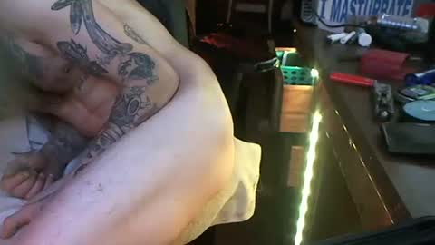 Snapshot of dadddyyycloudy chatting on 27, 1, 2025 dadddyyycloudy online show from 27, 1, 2025