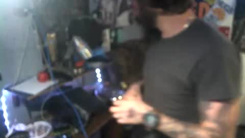 Snapshot of dadddyyycloudy chatting on 13, 11, 2025 dadddyyycloudy online show from 13, 11, 2025