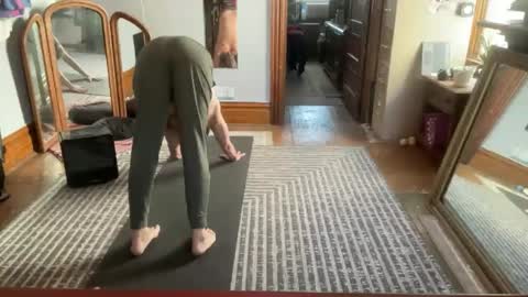 daddnextdoor online show from 3, 10, 2025