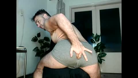 Snapshot of daddyfeet29 chatting on 30, 9, 2025 Greekboy28 online show from 30, 9, 2025