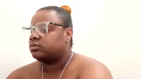 Snapshot of dadeesqtpieluvsu chatting on 2, 3, 2026 DadeesQTPie online show from 2, 3, 2026