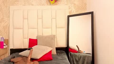 daffnelewis online show from 28, 11, 2025