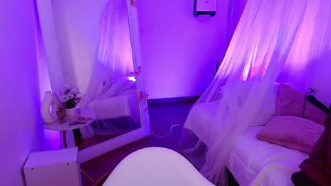 Snapshot of dafne_bss chatting on 13, 12, 2024 dafne_bss online show from 13, 12, 2024