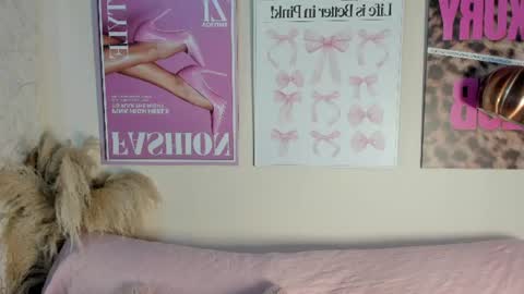dafne_hillss online show from 26, 6, 2026