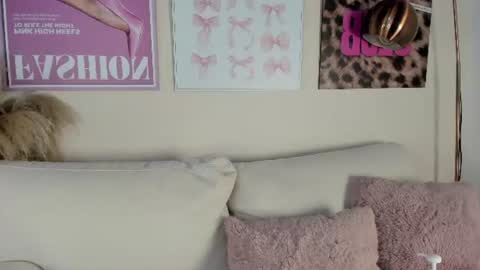 dafne_hillss online show from 1, 7, 2026