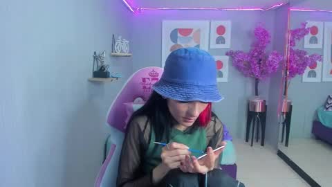 dafne huges online show from 10, 1, 2025