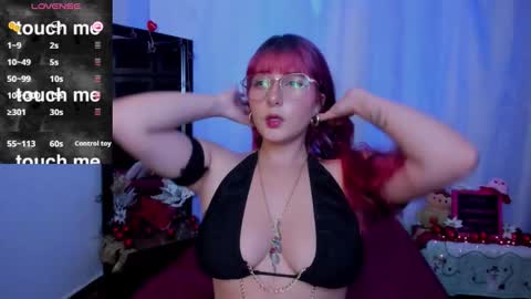Snapshot of dafnemoon_1 chatting on 3, 12, 2025 Dafne Moon online show from 3, 12, 2025