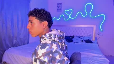 dafnezahiraa  online show from 5, 10, 2025