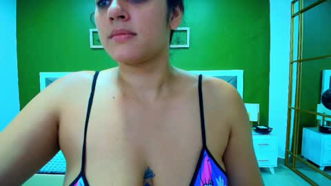  Dahiana  online show from 22, 10, 2025