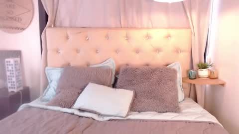 Snapshot of dahyan_ chatting on 24, 2, 2025 DAHYAN online show from 24, 2, 2025