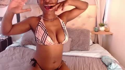 Snapshot of dahyan_ chatting on 24, 2, 2025 DAHYAN online show from 24, 2, 2025