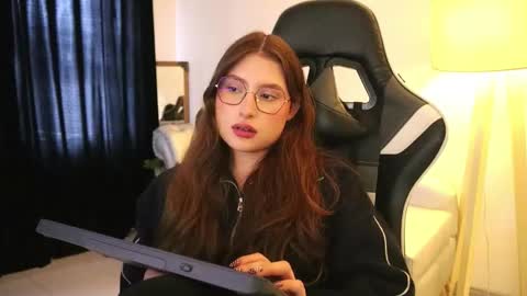 Lauren            online show from 13, 11, 2025