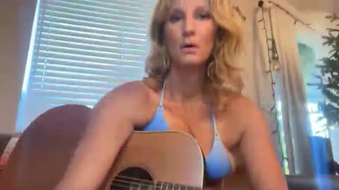 Daisy137 online show from 5, 12, 2025