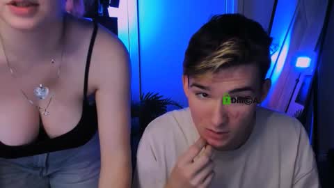 Snapshot of daisy_candy chatting on 20, 12, 2025 Little Di online show from 20, 12, 2025