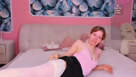 Snapshot of daisy_swanson chatting on 21, 10, 2025 Daisy Swanson online show from 21, 10, 2025