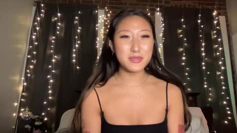 Daisy Kim online show from 16, 2, 2025