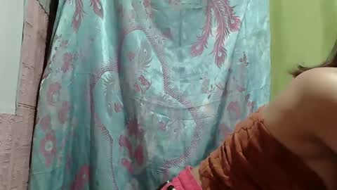 Snapshot of daisymuffinx chatting on 28, 10, 2025 Daisy online show from 28, 10, 2025