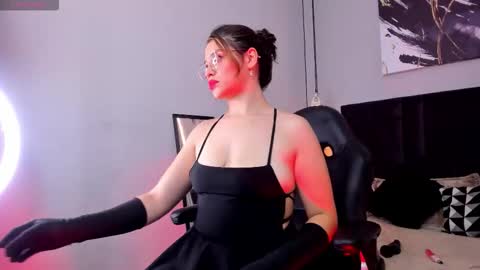 Snapshot of dakhota_rouge chatting on 9, 11, 2025 Dakhota online show from 9, 11, 2025