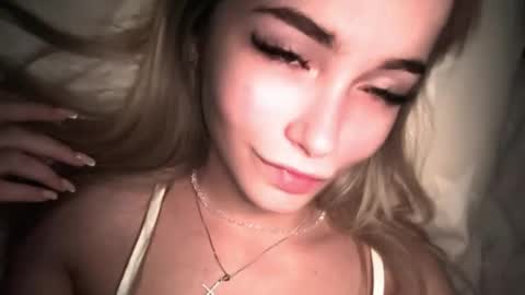 dakotaajohnnson online show from 13, 9, 2025