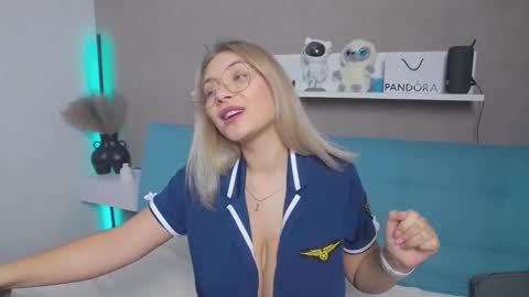 dakotaliss online show from 12, 2, 2025