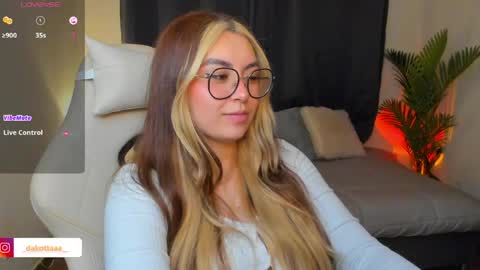 dakottaa__ online show from 15, 5, 2026