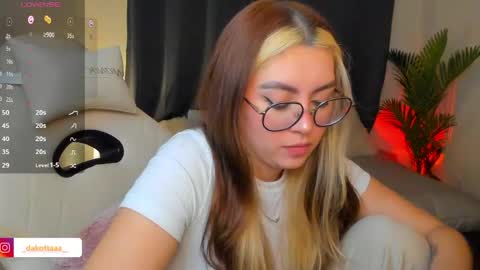 dakottaa__ online show from 20, 5, 2026