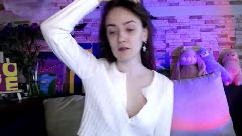 Dalia  online show from 11, 11, 2025