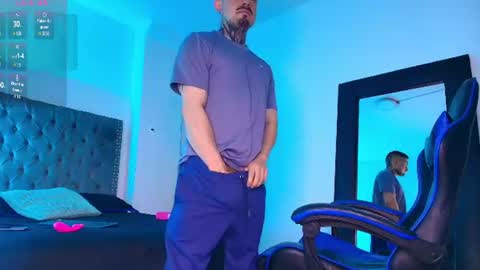 Dallas whitee online show from 15, 7, 2026