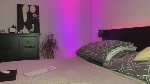 dalmatian_girl online show from 18, 4, 2026