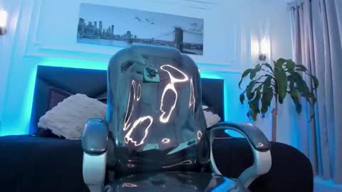 Snapshot of damian23_ chatting on 8, 11, 2025 DAMIAN online show from 8, 11, 2025