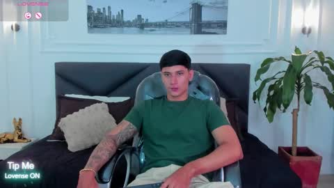 Snapshot of damian23_ chatting on 10, 11, 2025 DAMIAN online show from 10, 11, 2025