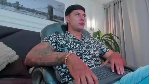 Snapshot of damian23_ chatting on 11, 11, 2025 DAMIAN online show from 11, 11, 2025