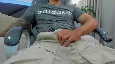 Snapshot of damian23_ chatting on 1, 12, 2025 DAMIAN online show from 1, 12, 2025