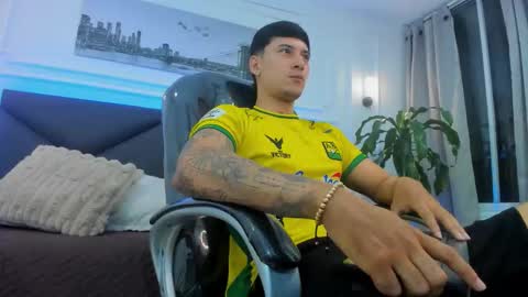 Snapshot of damian23_ chatting on 3, 12, 2025 DAMIAN online show from 3, 12, 2025