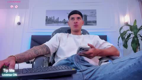 Snapshot of damian23_ chatting on 22, 12, 2025 DAMIAN online show from 22, 12, 2025