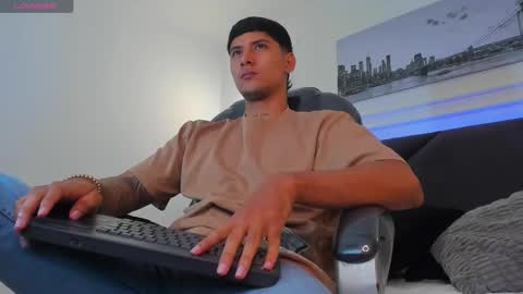 Snapshot of damian23_ chatting on 1, 2, 2026 DAMIAN online show from 1, 2, 2026