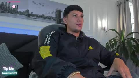 Snapshot of damian23_ chatting on 5, 3, 2026 DAMIAN online show from 5, 3, 2026