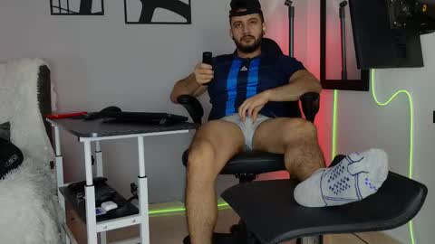 Snapshot of damian_buck chatting on 12, 2, 2026 Jaxon online show from 12, 2, 2026